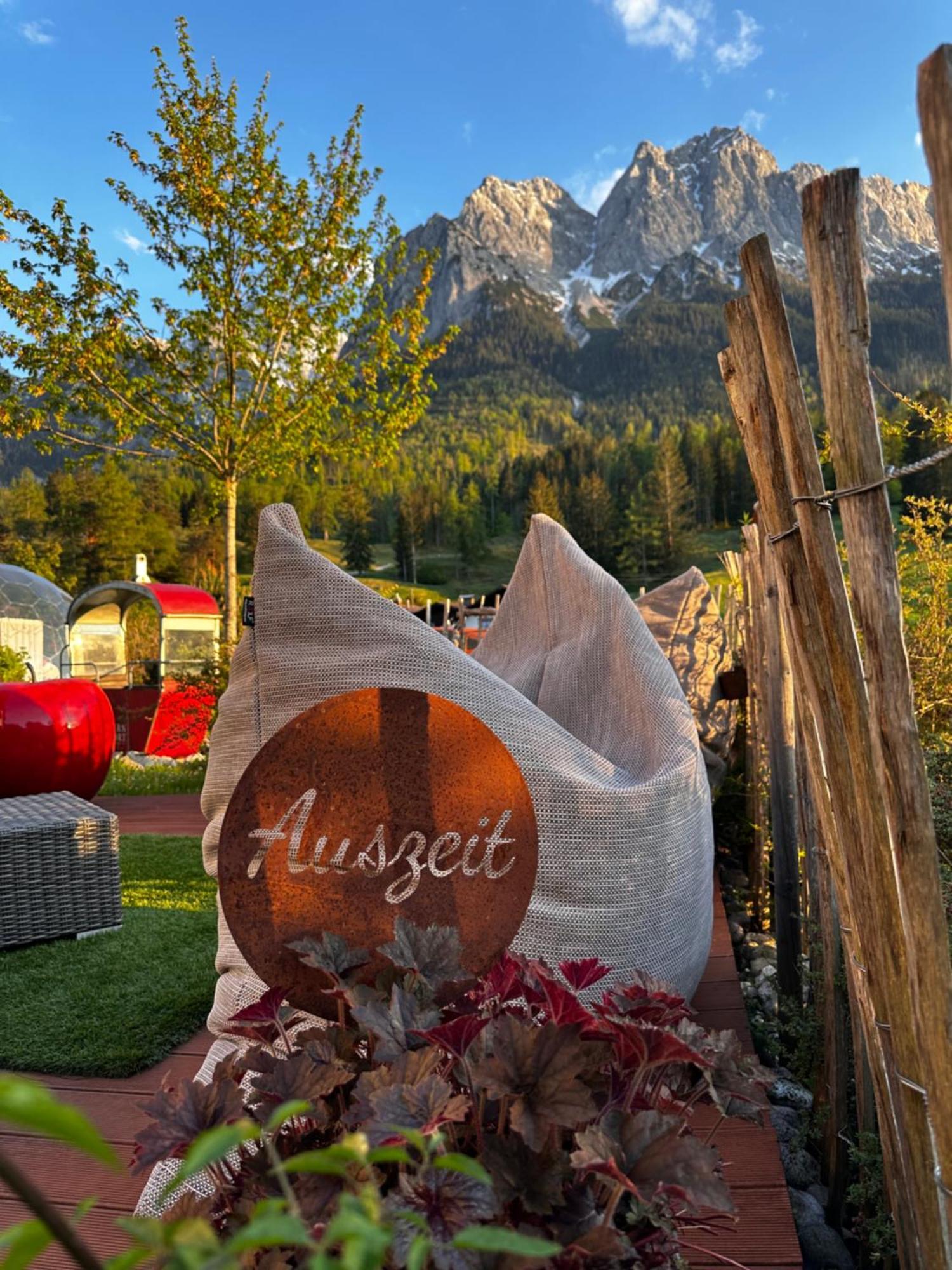 Bayern Resort Hotel - Adults Only - Mit Zugspitzblick - Eibsee-Naehe - Wellnessbereich - Naturpool Im Sommer Grainau Luaran gambar