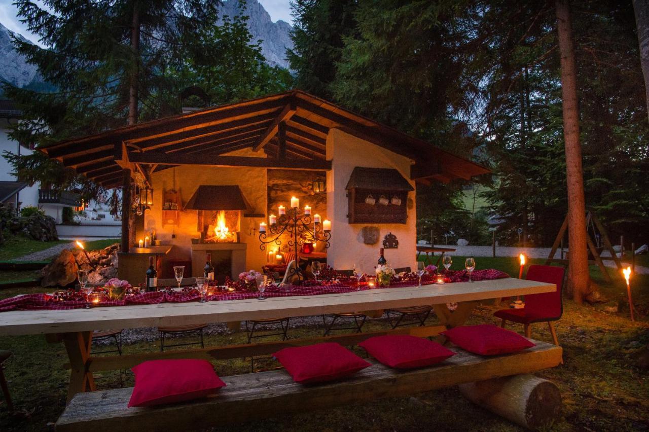 Bayern Resort Hotel - Adults Only - Mit Zugspitzblick - Eibsee-Naehe - Wellnessbereich - Naturpool Im Sommer Grainau Luaran gambar