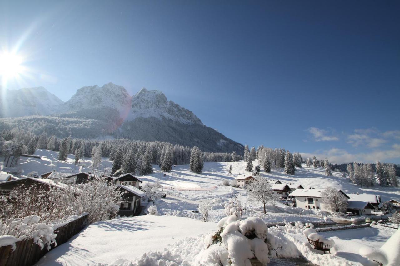Bayern Resort Hotel - Adults Only - Mit Zugspitzblick - Eibsee-Naehe - Wellnessbereich - Naturpool Im Sommer Grainau Luaran gambar