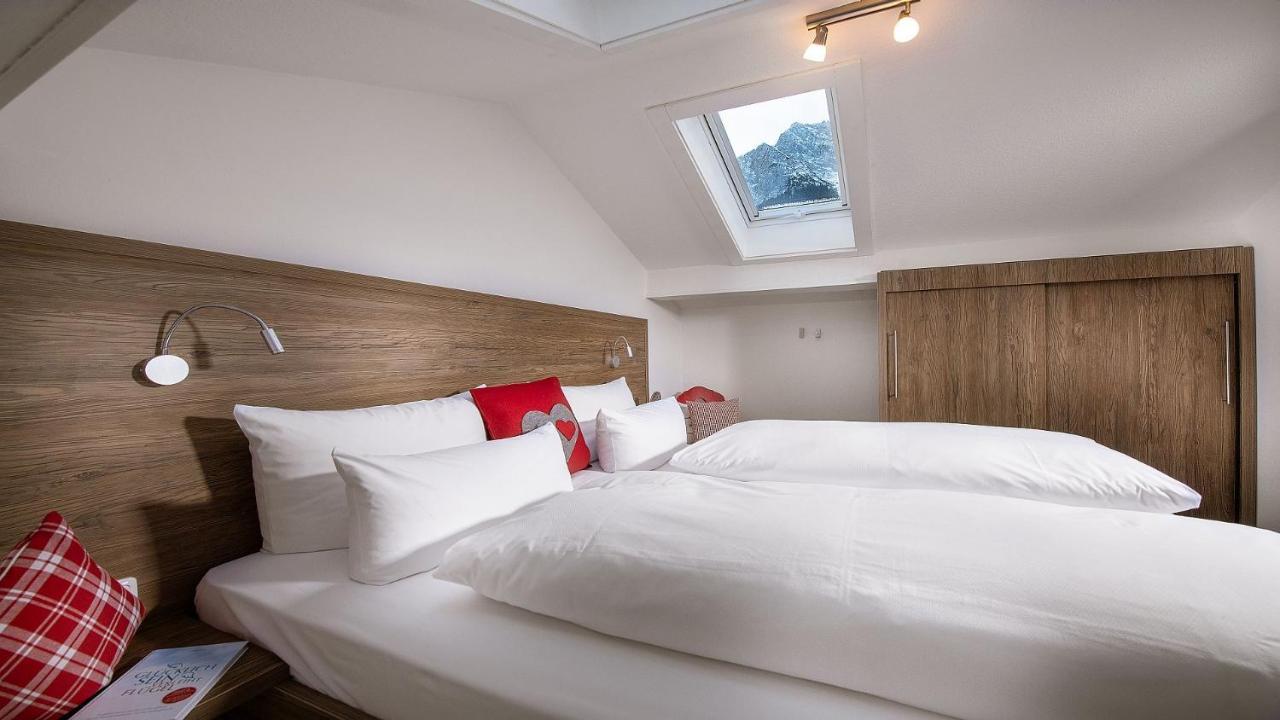 Bayern Resort Hotel - Adults Only - Mit Zugspitzblick - Eibsee-Naehe - Wellnessbereich - Naturpool Im Sommer Grainau Luaran gambar